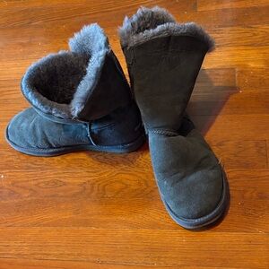 Minnetonka Black Shearling Winter Boots